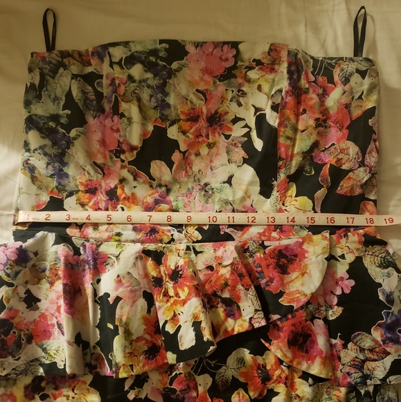 Strapless peplum dress - Picture 5 of 5